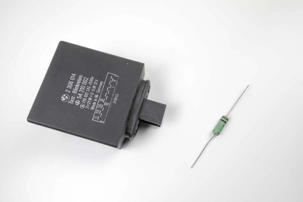 Modifica relè indicatori di direzione BMW Paralever per indicatori LED