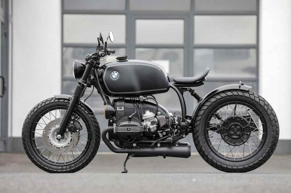 Configuration exemple BOBBER ✚ Pack moteur noir ✔ Roues à rayons ✔ Filtres ouverts ✔ Phares additionnels ✔