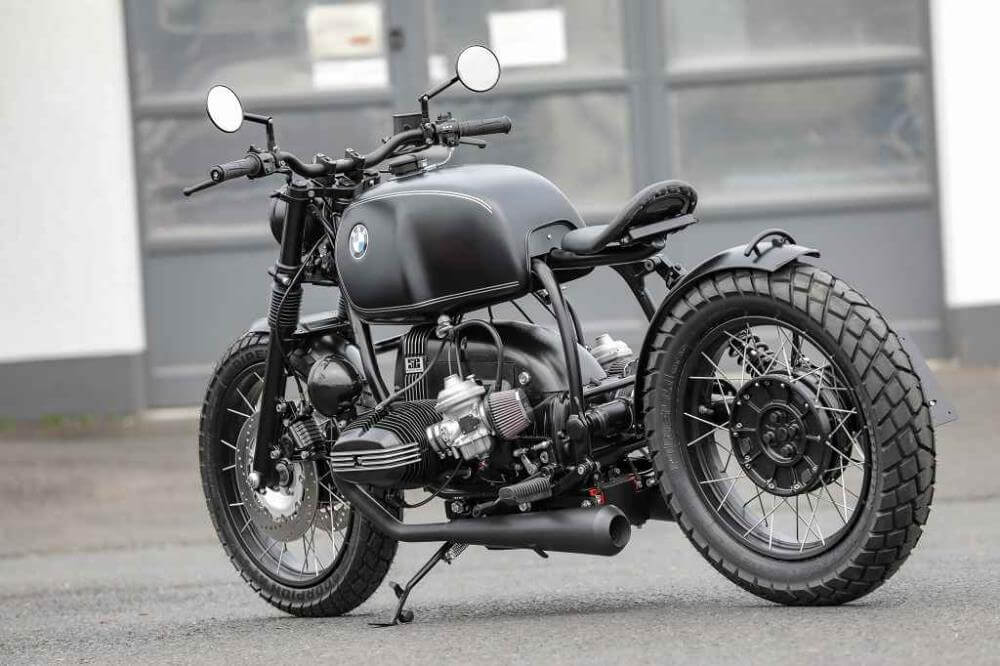 Configuration exemple BOBBER ✚ Pack moteur noir ✔ Roues à rayons ✔ Filtres ouverts ✔ Phares additionnels ✔