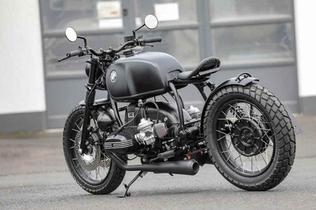 Configuration exemple BOBBER ✚ Pack moteur noir ✔ Roues à rayons ✔ Filtres ouverts ✔ Phares additionnels ✔
