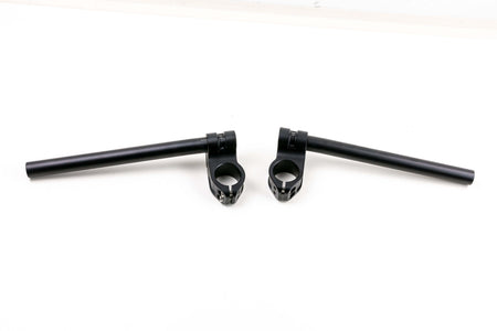 Guidon bracelet Cafe Racer incliné avec colliers de serrage de 36 mm