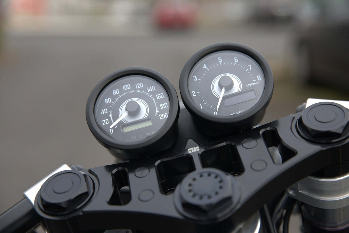 Daytona Velona 60 speedometer 200 km/h, black