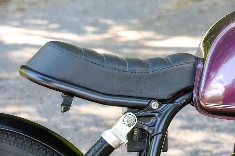BMW Bobber SE Concept Bike Old Fashion viola