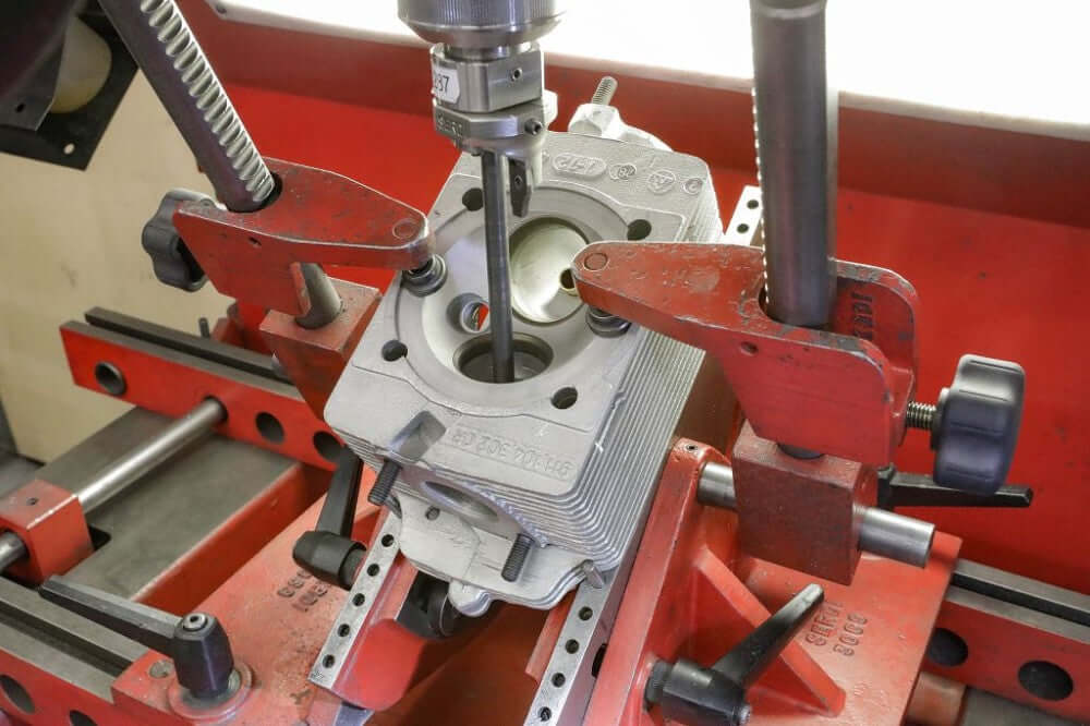 Replace cylinder head valve seat ring - per piece