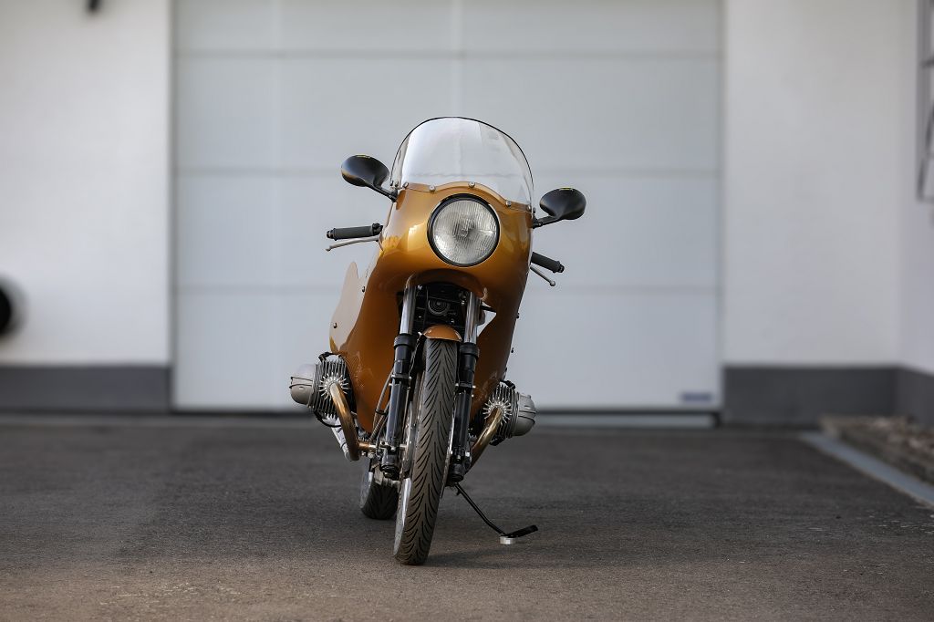 BMW R90 Concept Bike Classic Racer Gold