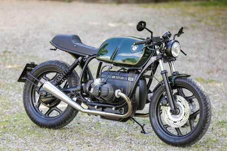 Cafe Racer example configuration ✚ Black engine package✔ Open filters✔ 2-2 exhaust✔ Heavy-duty fender✔ Starter cover✔