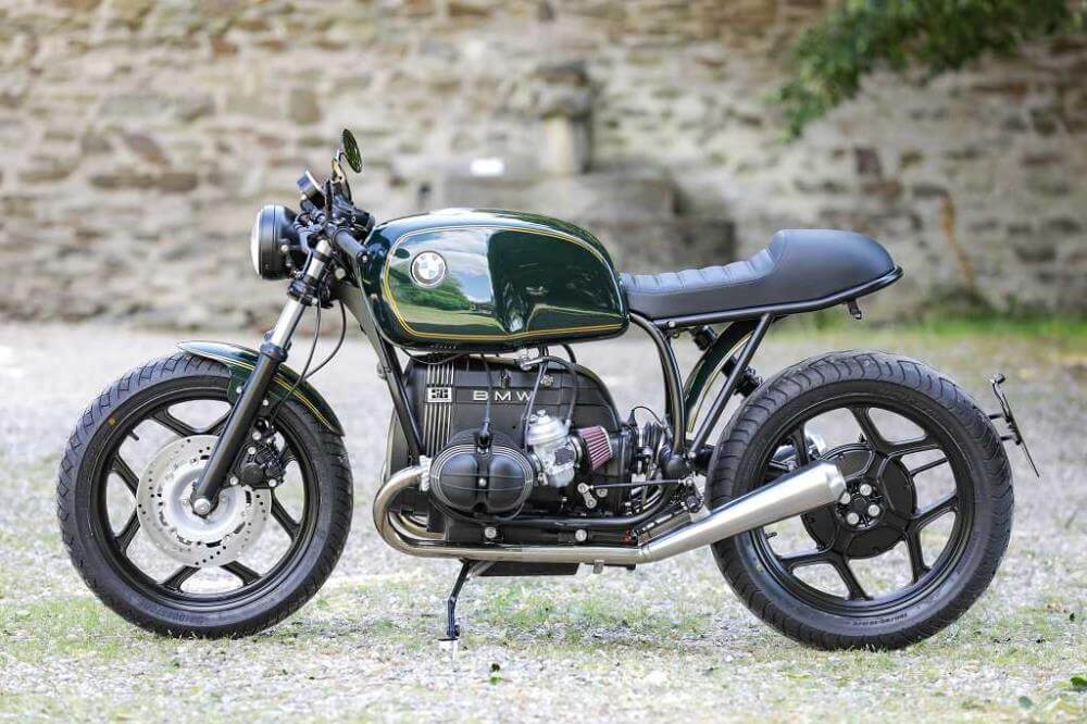 Cafe Racer example configuration ✚ Black engine package✔ Open filters✔ 2-2 exhaust✔ Heavy-duty fender✔ Starter cover✔