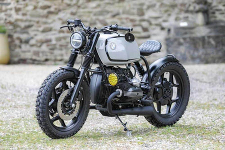 Bobber example configuration ✚ Black engine package✔ Open filters✔ 2-2 exhaust✔ Auxiliary headlights✔