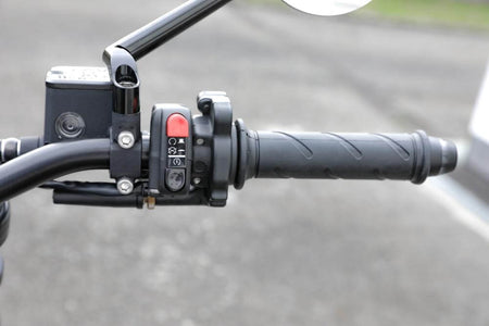 Interrupteur de guidon droit pour fonction moteur