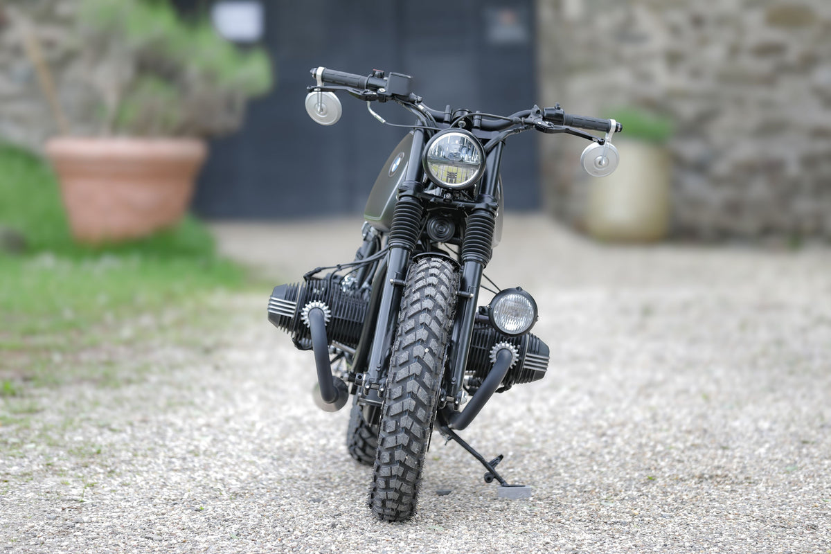 BMW R100 Bobber SE Concept Bike black series