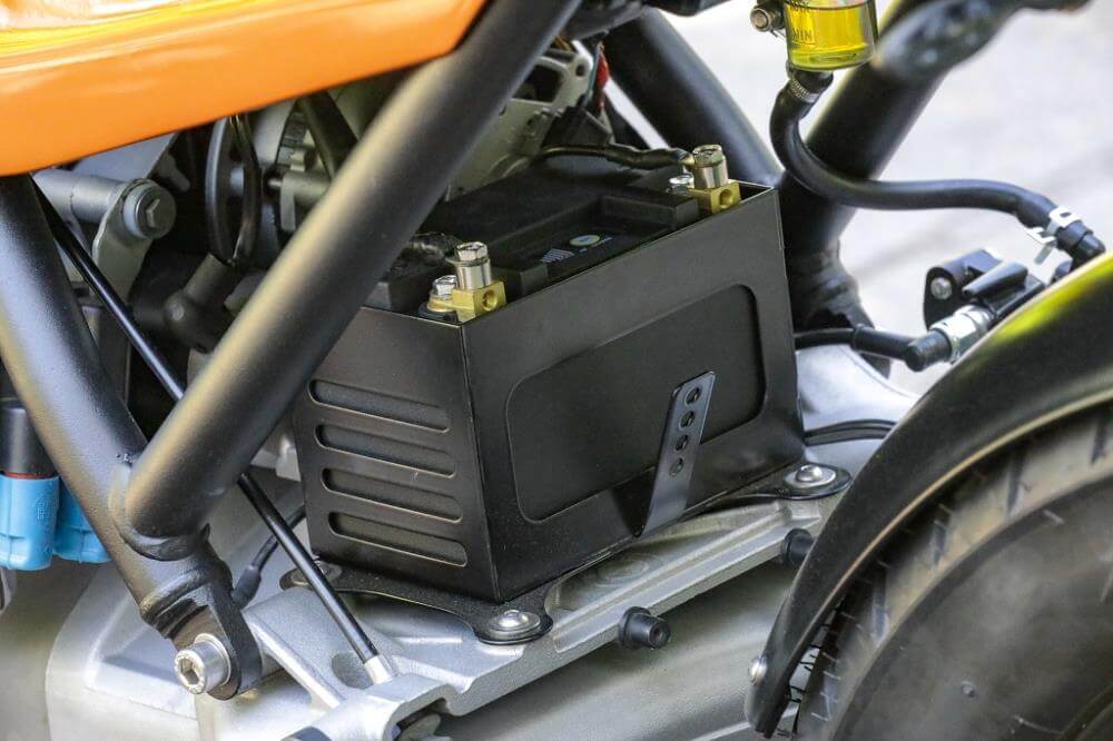 BMW K75 K100 バッテリーケース ブラックパウダーコート仕上げ