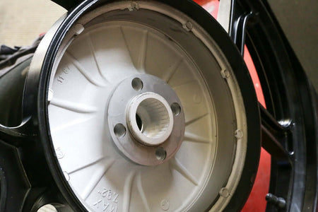 Distanziale ruota posteriore per il montaggio di pneumatici più larghi su BMW Monolever e Paralever