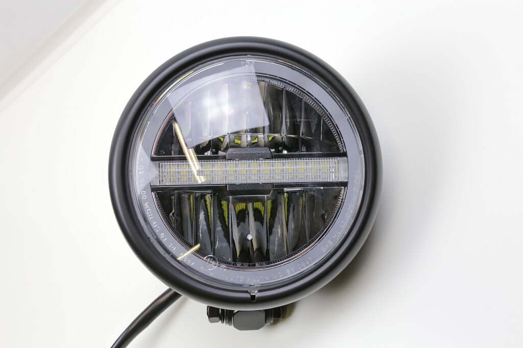 Faro a LED Pecos 5 3/4 pollici con DRL, nero opaco, montaggio inferiore