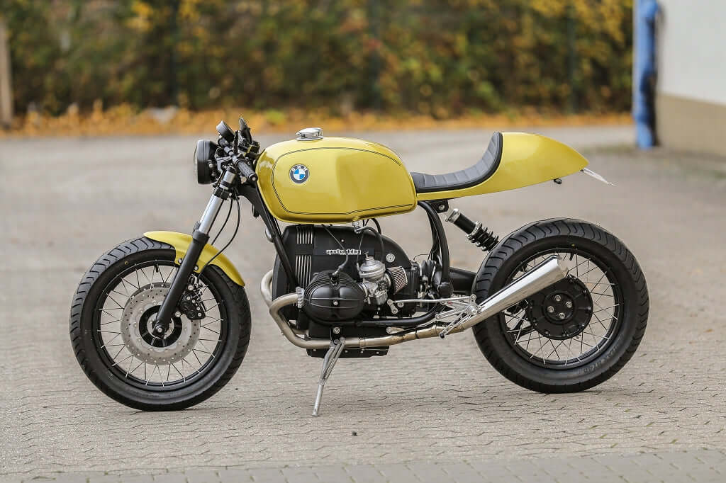 BMW R 100R Racer custom con ampia elaborazione del motore