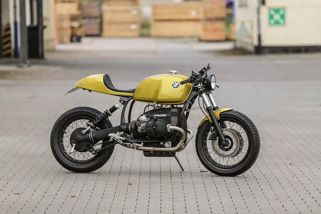 BMW R 100R Racer custom con ampia elaborazione del motore