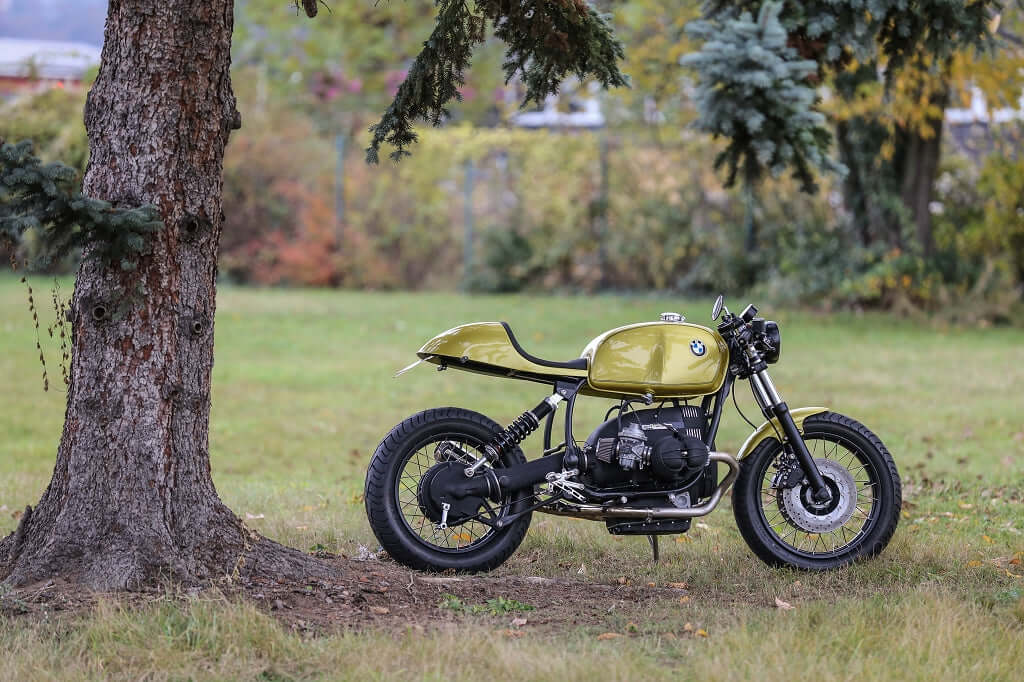BMW R 100R Racer custom con ampia elaborazione del motore