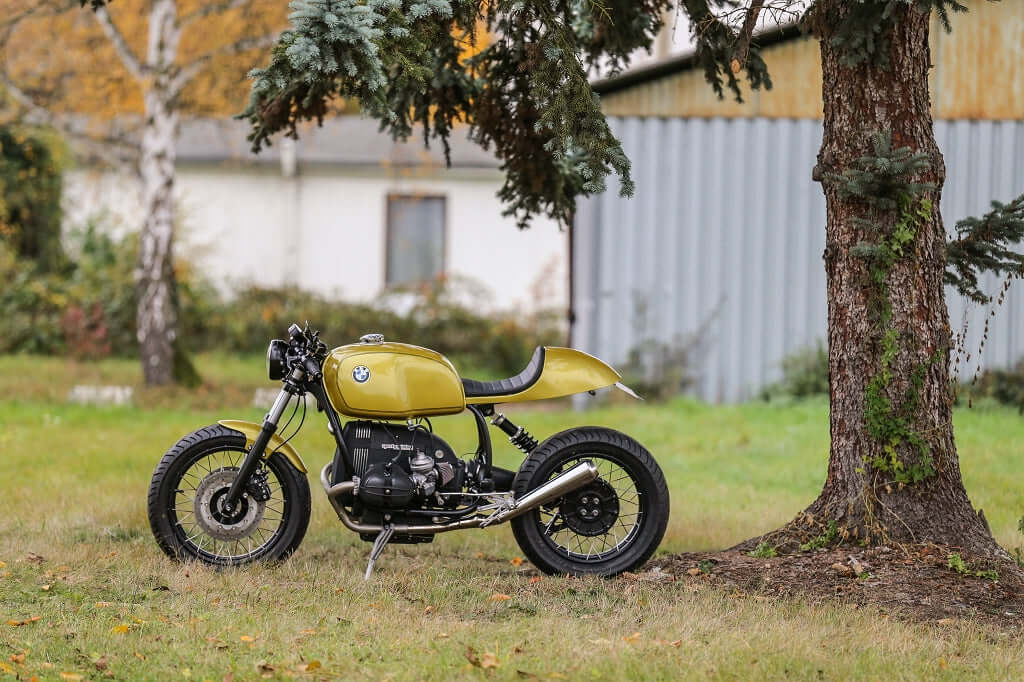 BMW R 100R Racer custom con ampia elaborazione del motore