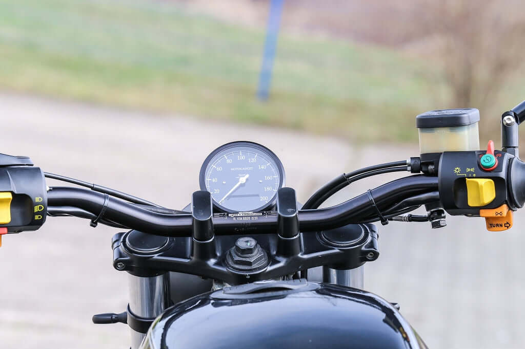 ダークブルーのBMW R100 R ロードスター（ショート）