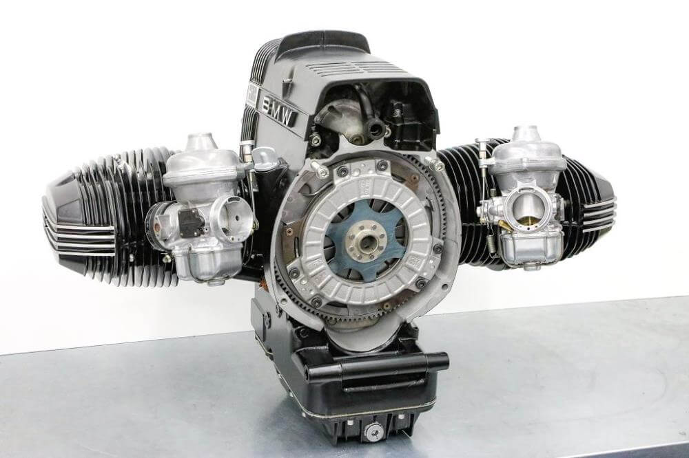 Rivestimento nero per motore BMW a 2 valvole (durante una revisione del motore)